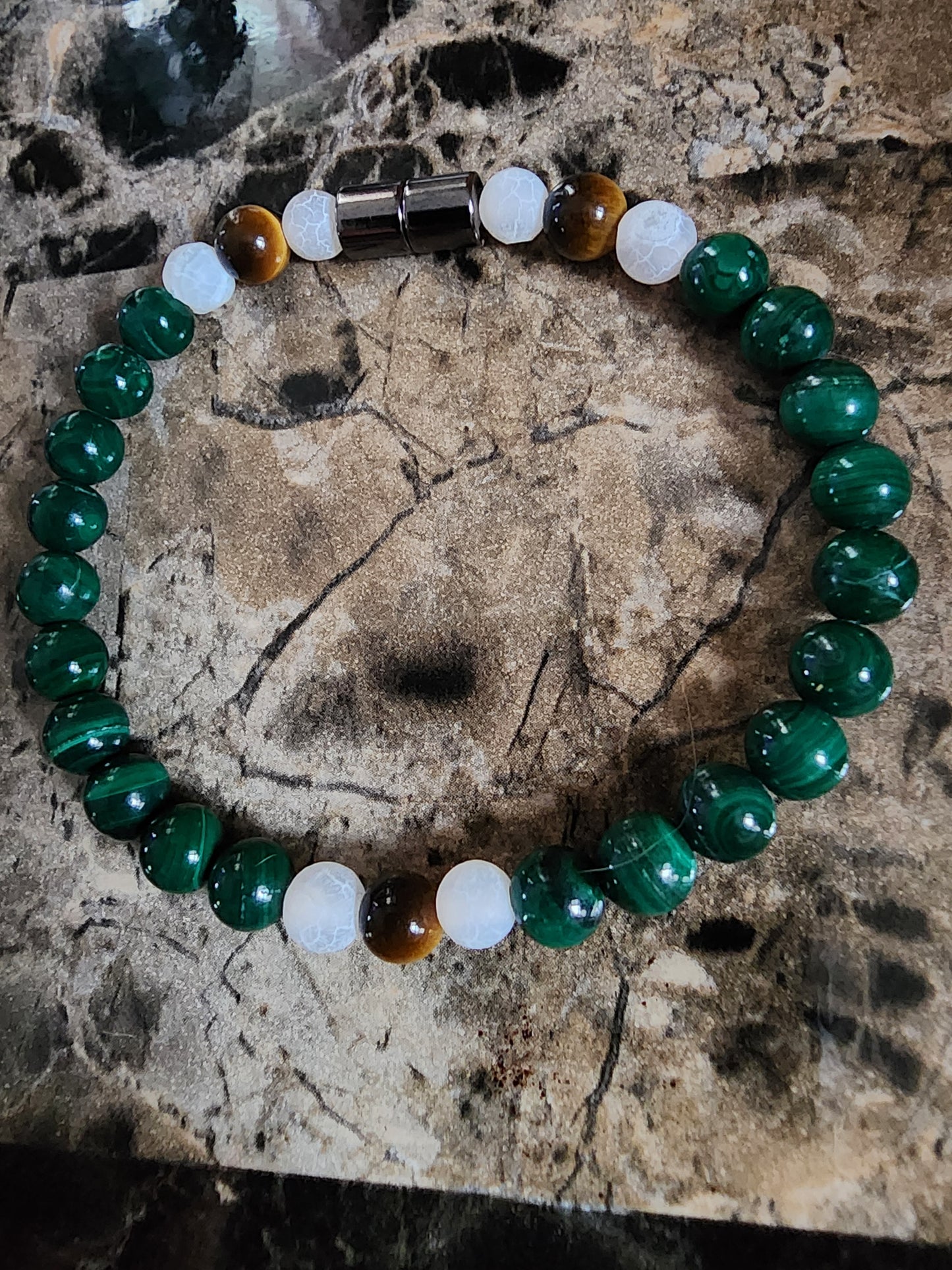 7.5" Malachite, Tiger Eye, and Crushed White Agate Bracelet